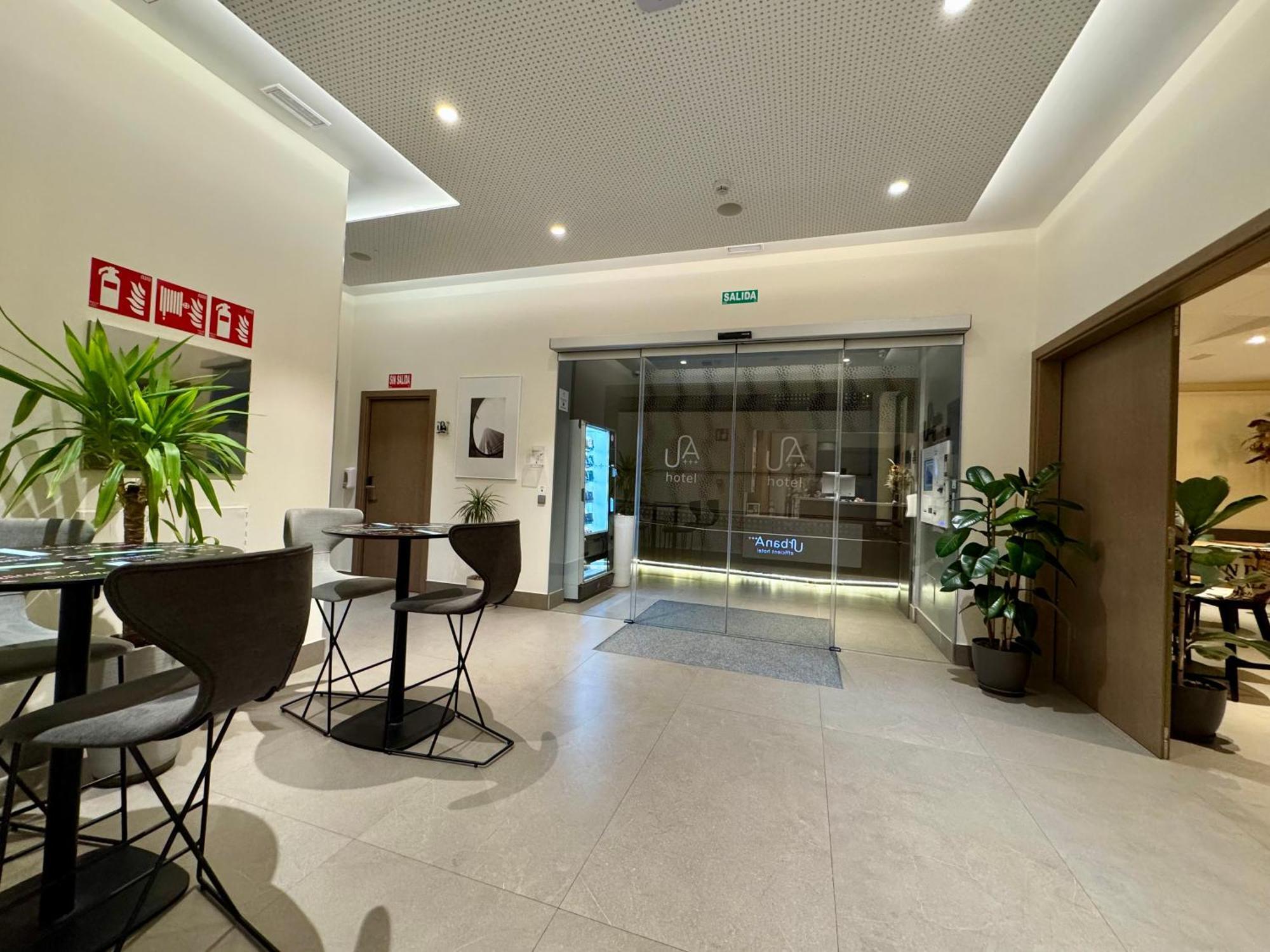 Urban A+++ Hotel Трес Кантос Экстерьер фото