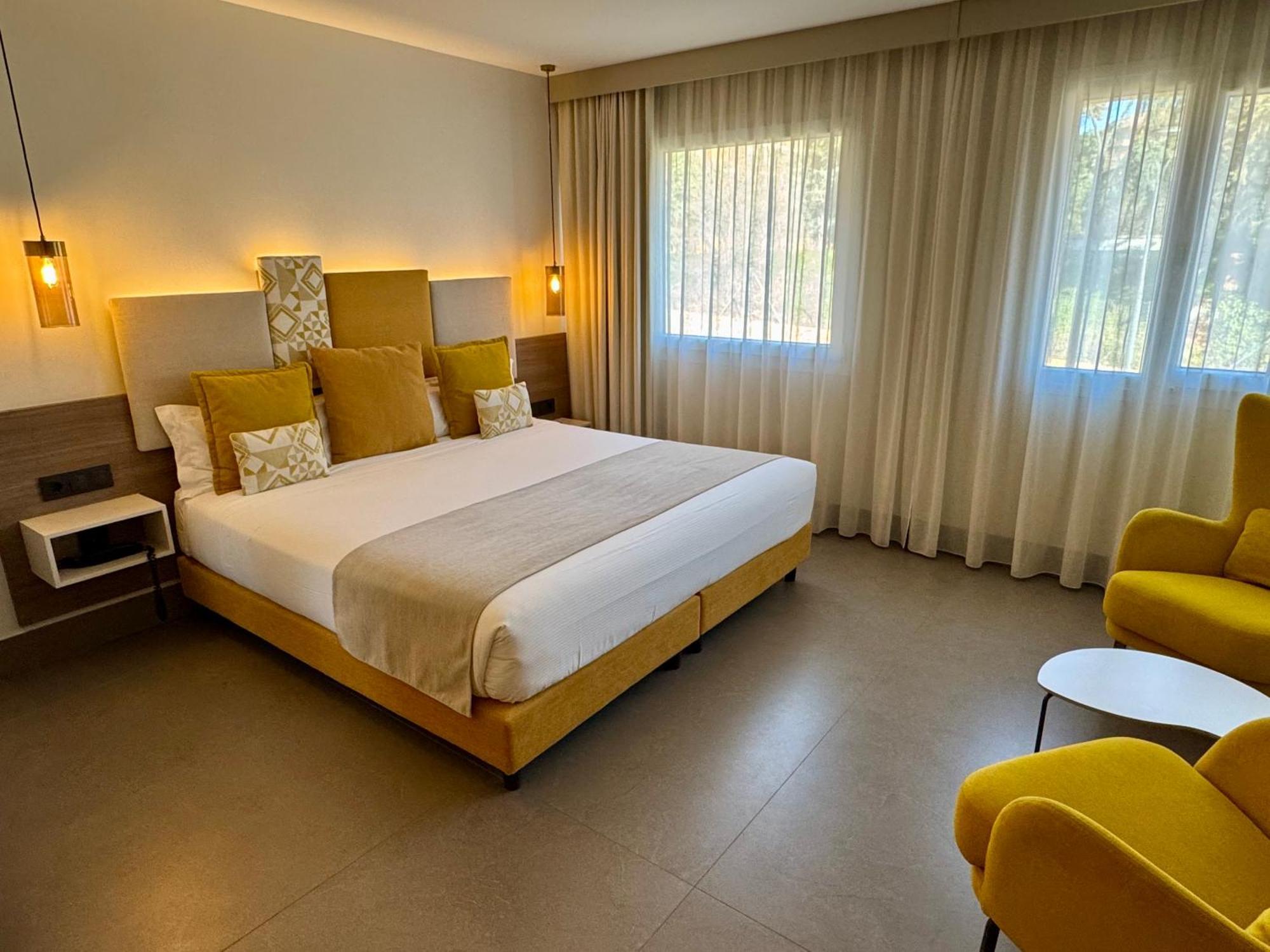 Urban A+++ Hotel Трес Кантос Экстерьер фото